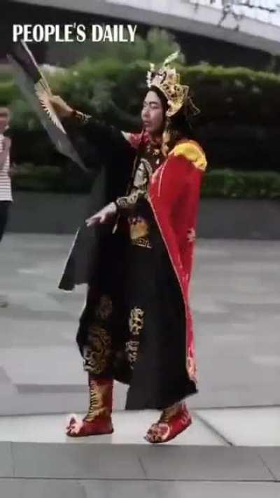 Incredibly fast mask changes by Bian Lian artist.