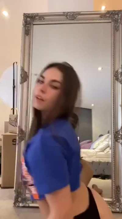 STAINING🥵🥵 ASS👅