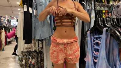 When the changing rooms are closed you have to improvise [GIF]