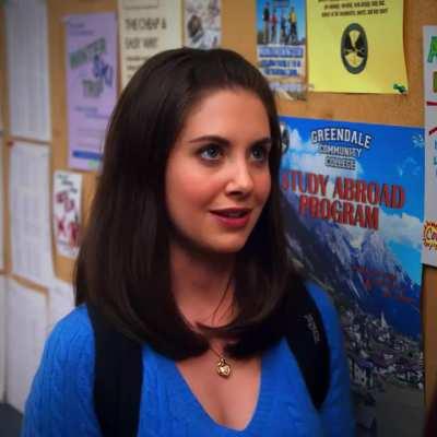 annie the reporter 💕🔎