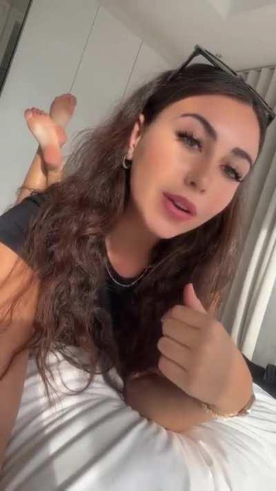 Her feet are just too perfect