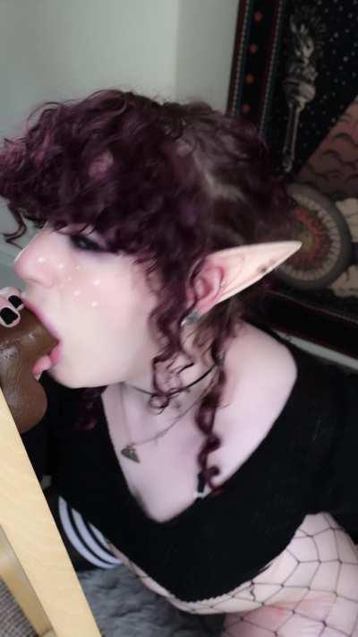 Don't you love it when I'm on my knees? 💕