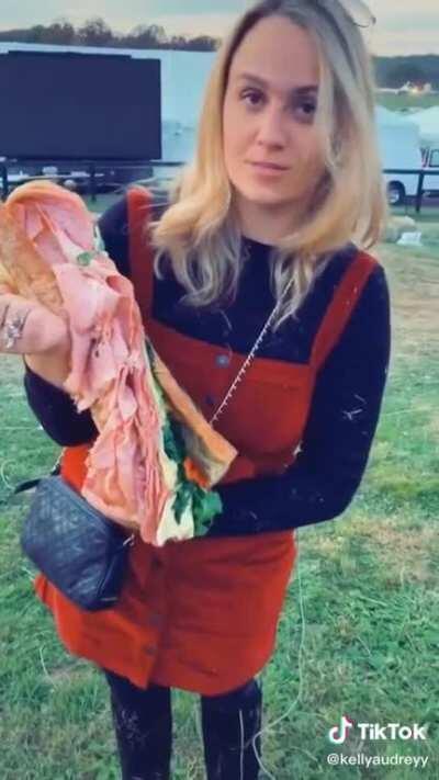 That poor sandwich !