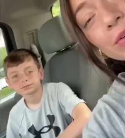 Don't you love your sister