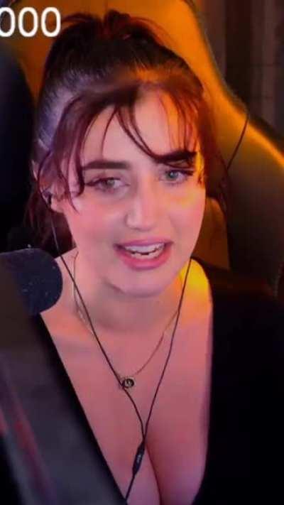 Gee's On Stream Cleavage