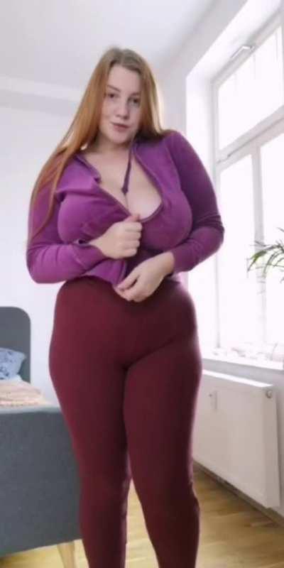 Chubby redhead with the body of a Milf