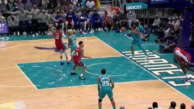 [Highlight] Drummond gets pushed from behind by Bridges. Drummond and Bridges exchange a few words and both get techs