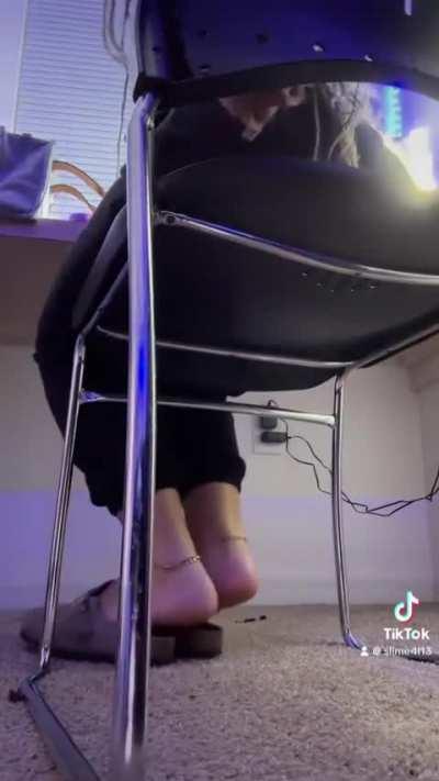 Pretty feet with ankles 