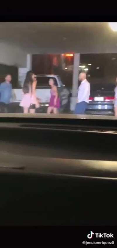 Está juventud ya no sabe bailar payaso de rodeo.