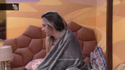 Amanda Mirelles pagando peitinho BBB 23
