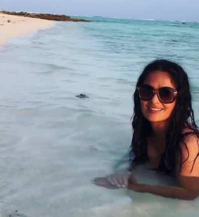 Salma wearing leopard swimsuit | IG January 2019