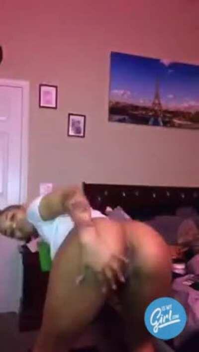 Lemmie flood tha streets wit her shit