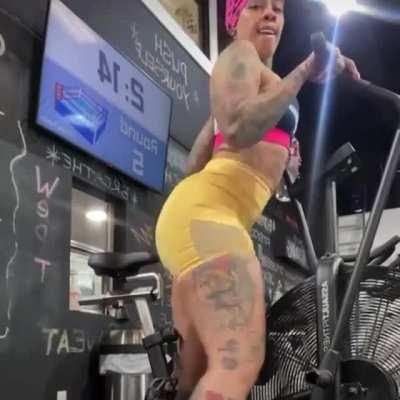 Che showing us how its done