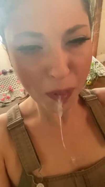 Finishing off my roommate during quarantine and chill😜💦