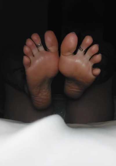My hot soles in the morning 🥵
