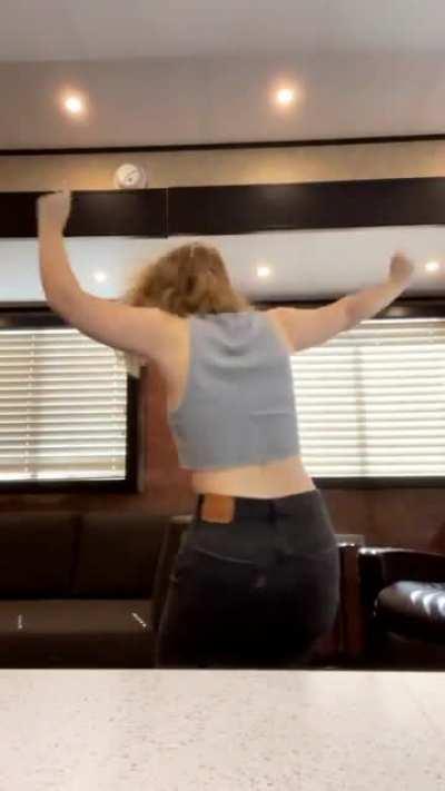 Braless Sammi Hanratty