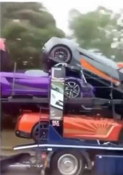 WCGW transporting sports cars