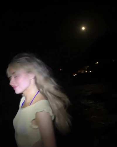 Instagram Video in Yellow (September 2023)