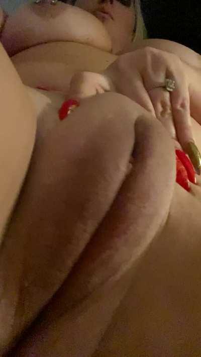 Mommy has something for that morning wood! Cum feed it to me!