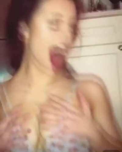 Lily Mo Sheen (Kate Beckinsale's daughter) is as sexy as you'd expect