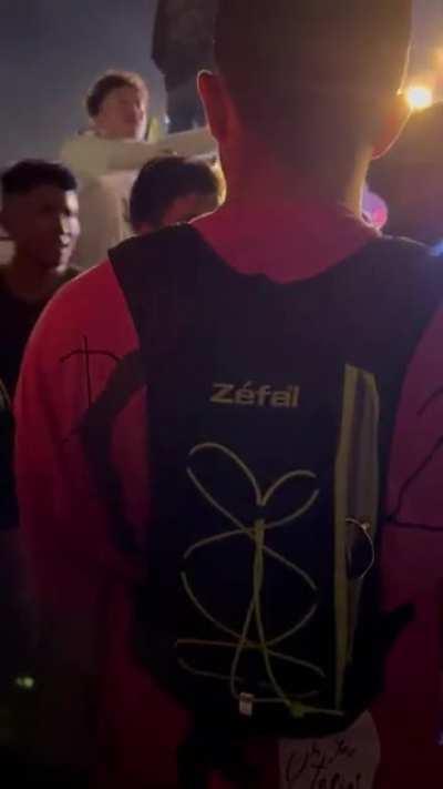 Someone tries to get crew’s attention to help, crowd calls him a bitch and tells him to “calm down” Absolutely horrible