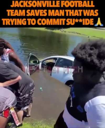 Jacksonville football team saves a man from suicide