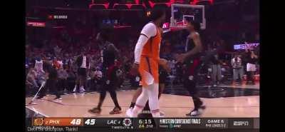 [Highlight] Jae Crowder flops on a 3pt shot, doesn’t get a call, proceeds to dangerously swipes at Nic Batum legs causing him to trip.