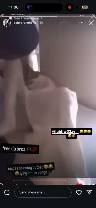 Luh Weezy yall favorite rapper going out bad up da road 😂