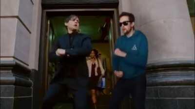 I knew I saw this dance from somewhere...