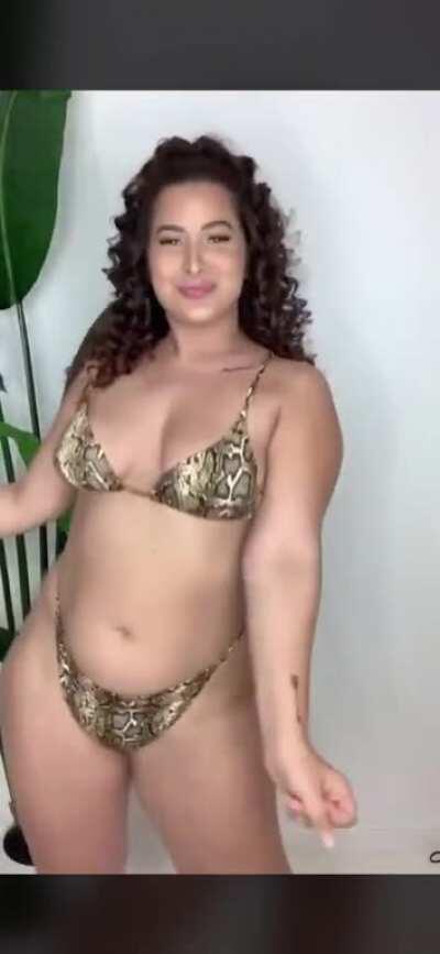 A lot of guys tend to slide in my dms. I don’t really mind it. I kinda enjoy it. Wether in intention is to talk about Bri or Have a lil fun together 🤪. Open either way