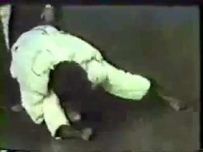 BJJ vs Karate no rules fight from 1970 in Brazil
