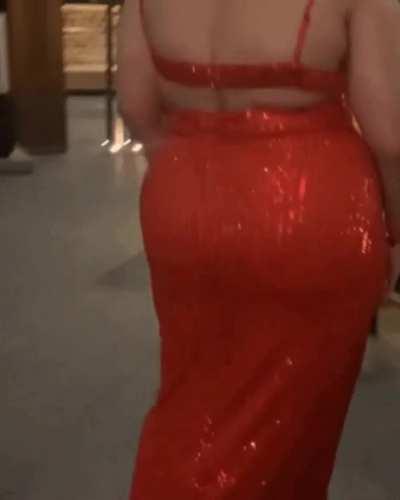 Amar bou erom tar mota pacha dolate dolate hate r ami kuttar moto tar pacha follow Kori bhau bhau kore, ei mota pacha nia bose jay amar mukhe, amake puro control kore rekheche, r ami ei pachar jnno tar kutta hoyechi. Kar bou take erom kore ba k future e n