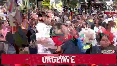 Ahora en el quilombo de Ezeiza, palabras del intendente... nefasto.