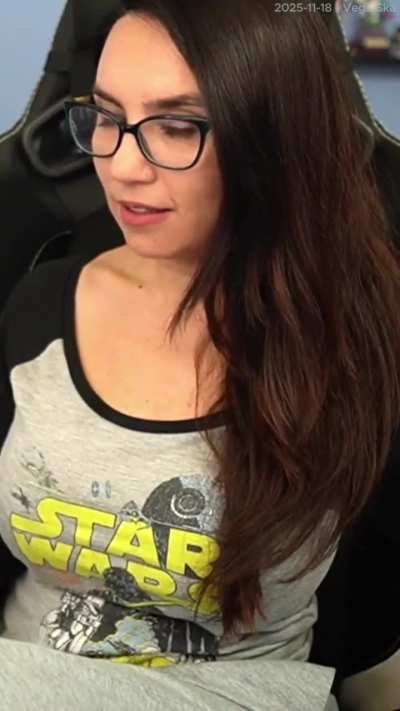 2025-11-18 Trisha outfit check (batman shirt, grey pants)