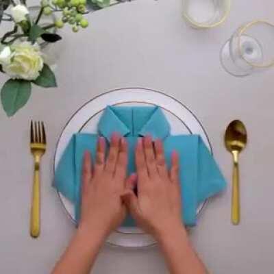 How to fold a napkin