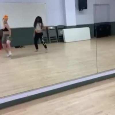 Me encanta como baila