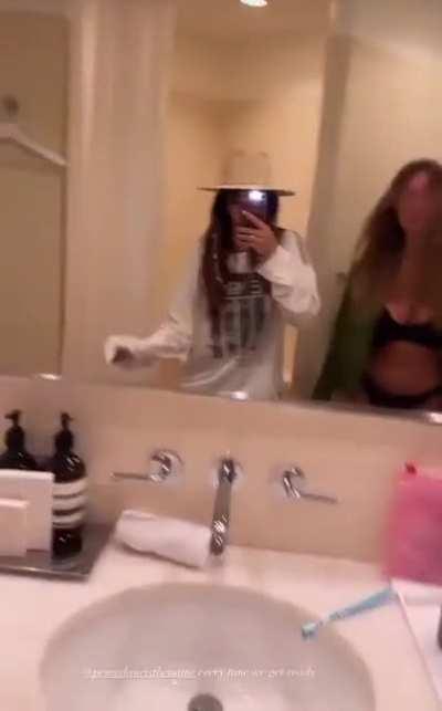 Sexy In Black 😍🖤