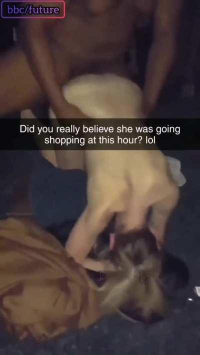 Did you really believe she was going shopping at this hour lol