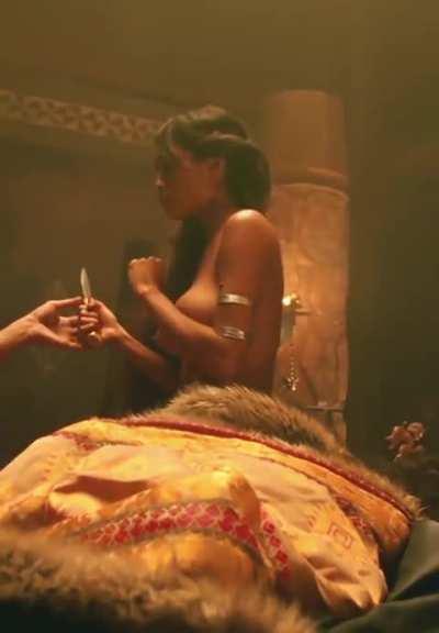 Rosario Dawson has an amazing pair of tits