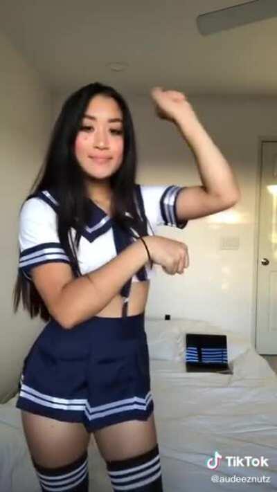 Who doesn’t love schoolgirls