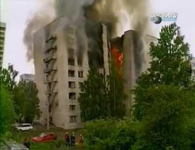Cracks appeared in a 9 story hostel building and it was evacuated then deemed a 
