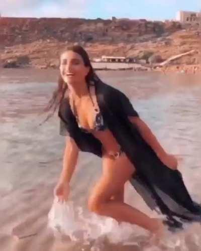 Bikini video