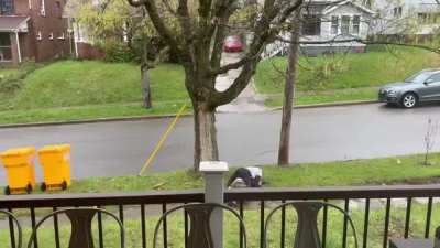 Racist neighbor gets choked out, guy had been calling his wife and kids the N word, they are POC