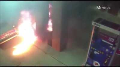 Man tries to kill spider with lighter he ends up lighting his car on fire😂