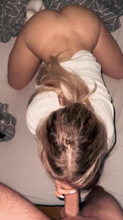 sucking dick makes me a happy girl