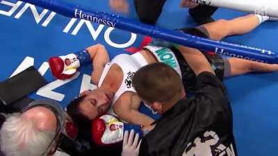 Soccer mom tries out pro boxing