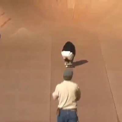 Mucalol andando de skate