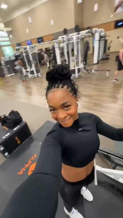 Jenna DeLeon (@jenna.deleon)