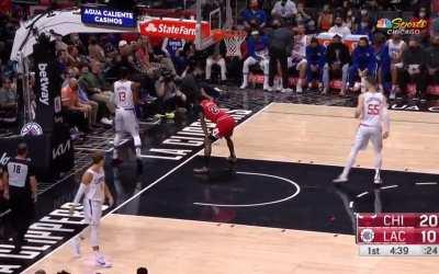 [Highlight] Javonte Green absolutely STUFFS it at the rim over Luke Kennard