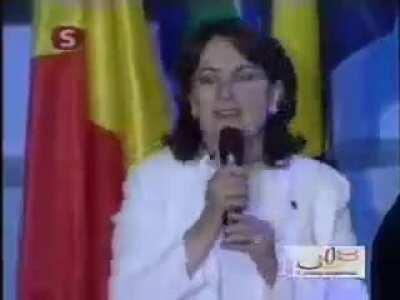 BRUH moment öyle bir andır ki 27 Mayıs Darbe bildirisini okuyan Alparslan Türkeş'i (başbuğunu) saygıyla andığın gün emekli amirallerin kendinin yapamadığı muhalefeti yapmasını darbe çağrısı olarak nitelendirir ve zevzeklik dersin destansı Meral 🆎 Anı